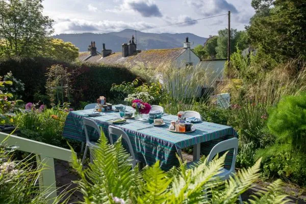 Dining outside in The Lakes